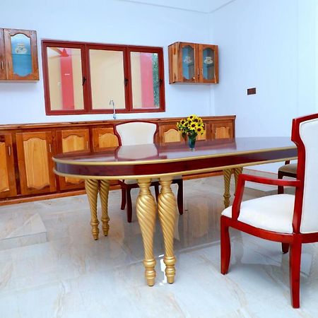 Rj Mahaal Hotel Kilinochchi Zewnętrze zdjęcie