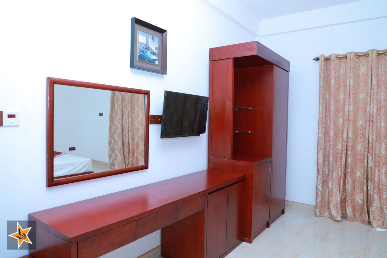 Rj Mahaal Hotel Kilinochchi Zewnętrze zdjęcie