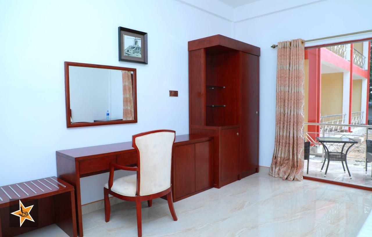 Rj Mahaal Hotel Kilinochchi Zewnętrze zdjęcie