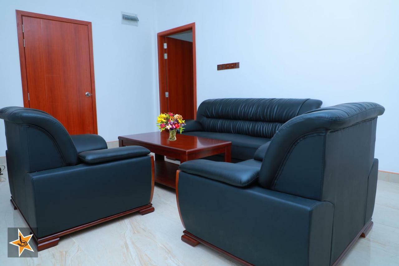 Rj Mahaal Hotel Kilinochchi Zewnętrze zdjęcie