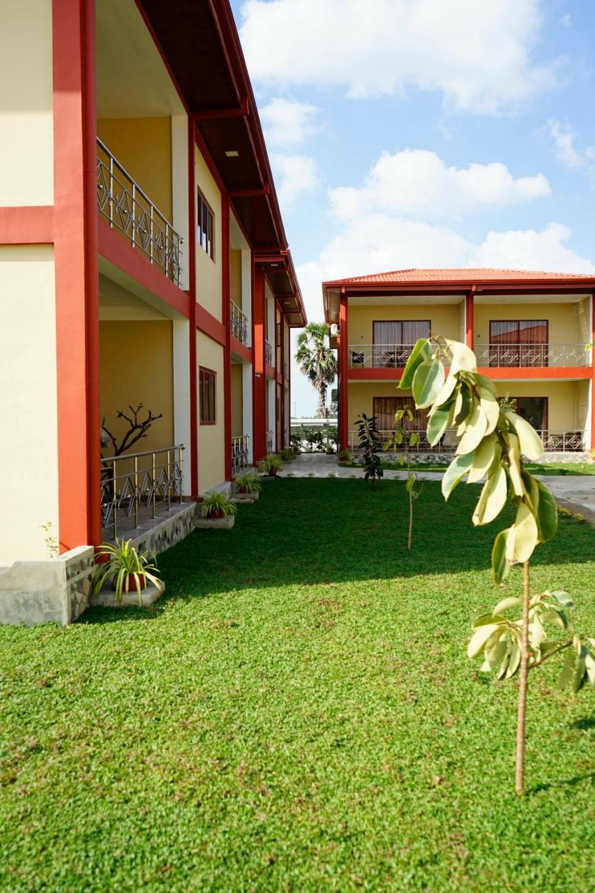 Rj Mahaal Hotel Kilinochchi Zewnętrze zdjęcie