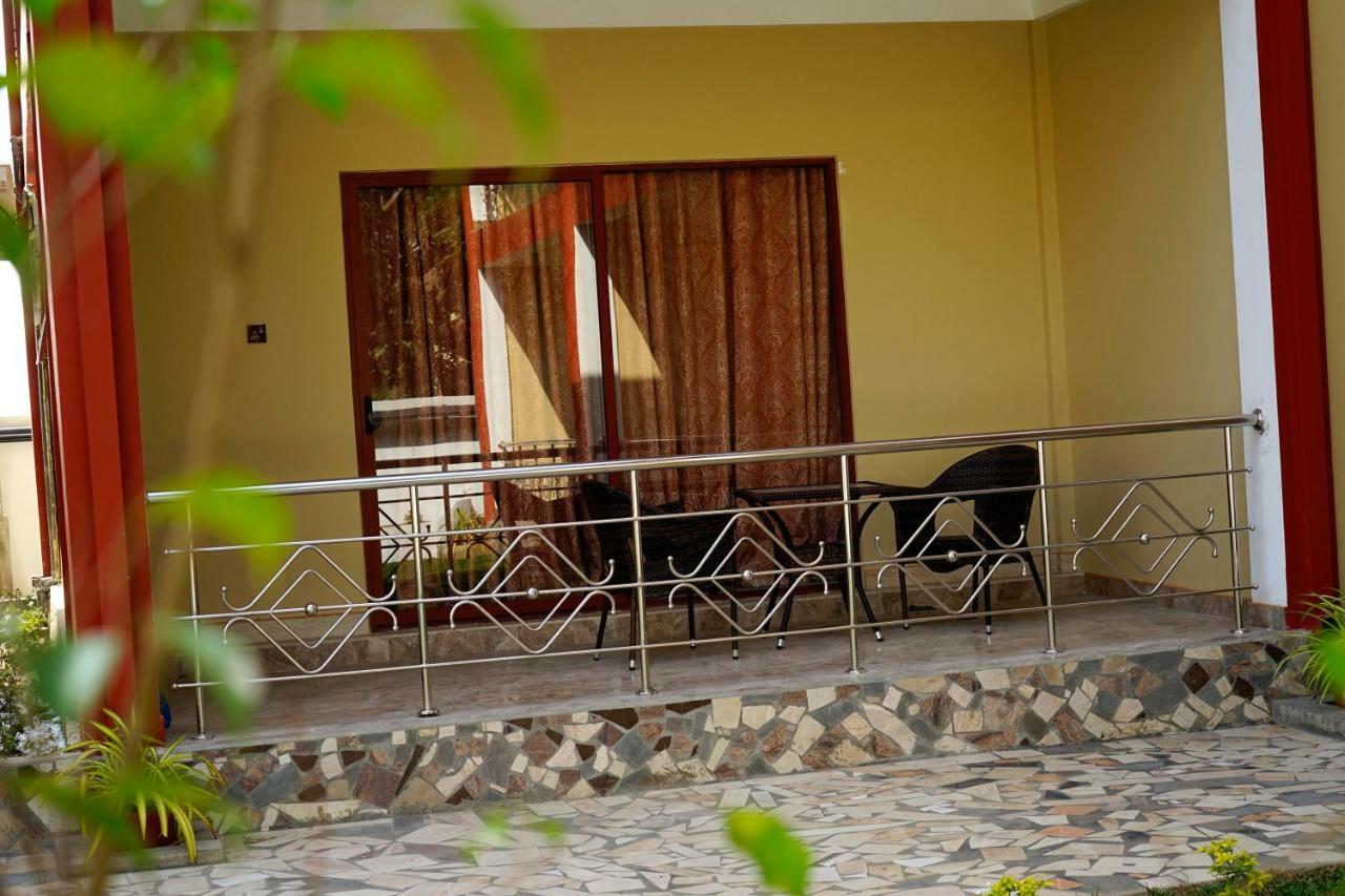 Rj Mahaal Hotel Kilinochchi Zewnętrze zdjęcie