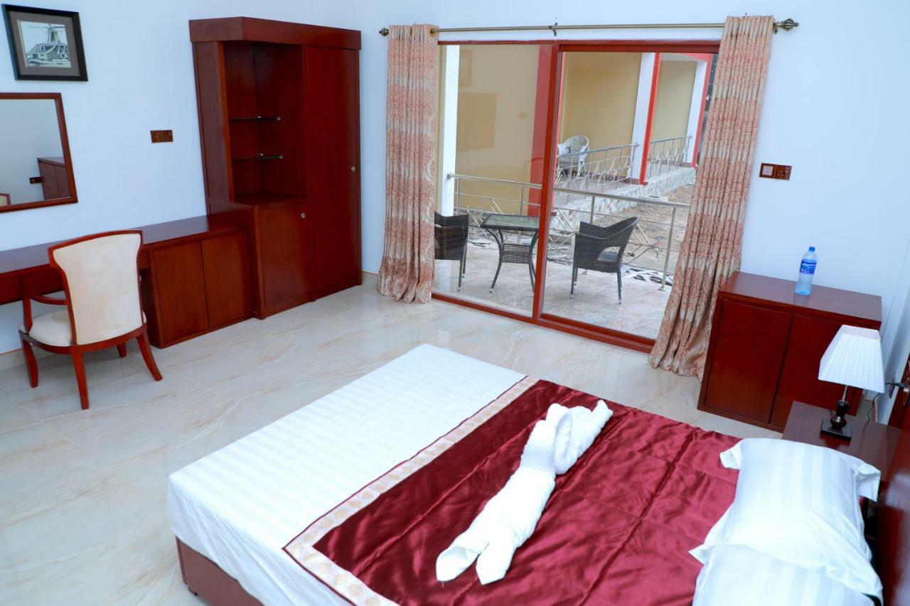 Rj Mahaal Hotel Kilinochchi Zewnętrze zdjęcie
